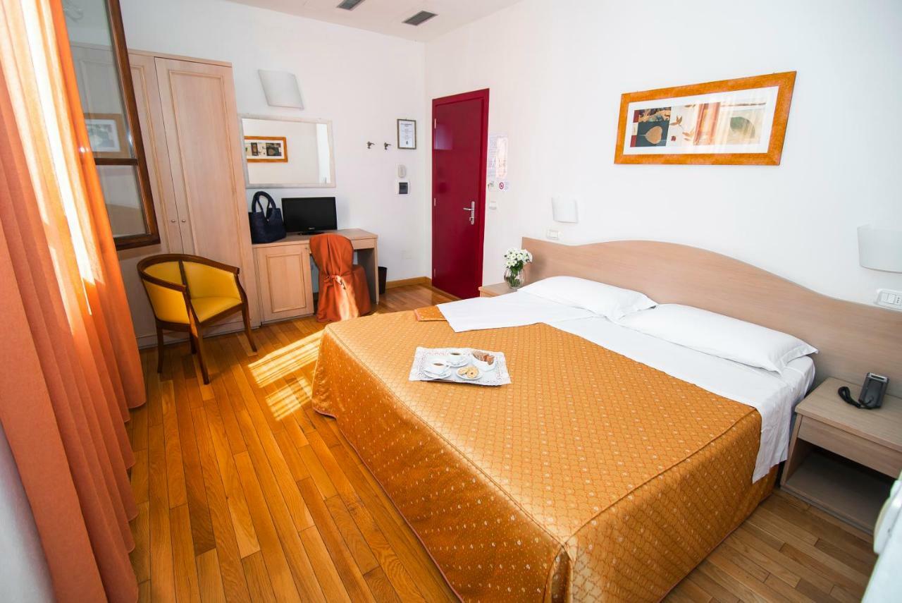 Hotel La Colonna Siena Kültér fotó